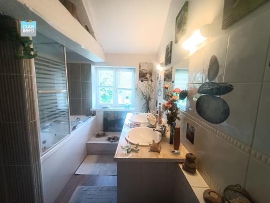 A PÉRONNE EN BOURGOGNE MAISON EN PIERRES 9 PIÉCES DE 338 M²