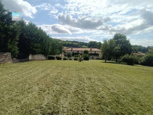 A PÉRONNE EN BOURGOGNE MAISON EN PIERRES 9 PIÉCES DE 338 M²