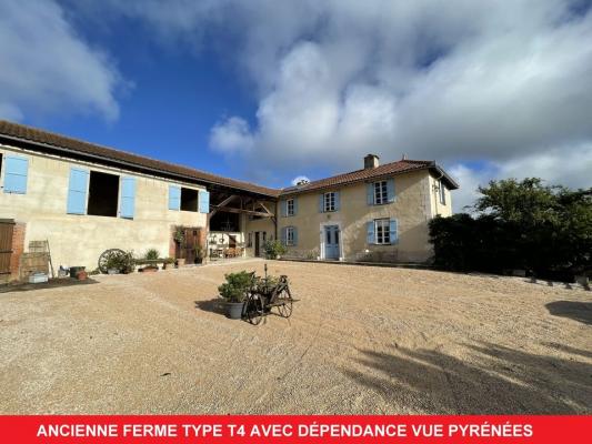 FERME RESTAURÉE TYPE T4  AVEC DÉPENDANCE ET PYRÉNÉES