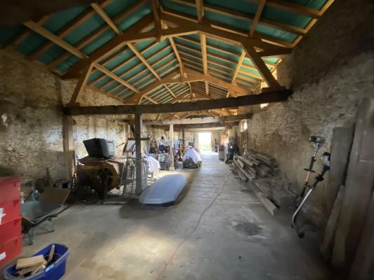 ANCIENNE FERME GASCONNE DE 340 M2 AVEC DÉPENDANCES