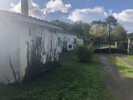 RESTAURANT ET SA MAISON PISCINE ET GRAND JARDIN