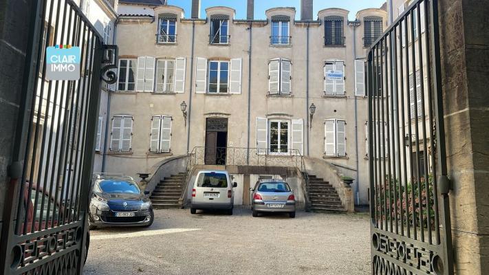 A MACON APPARTEMENT T3 DE 61,7 M²