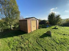 Pavillon de plain-pied de 96 m2 avec piscine naturelle