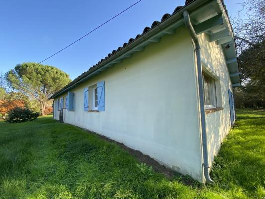 VILLA  TYPE T4  AVEC PISCINE ET DÉPENDANCE