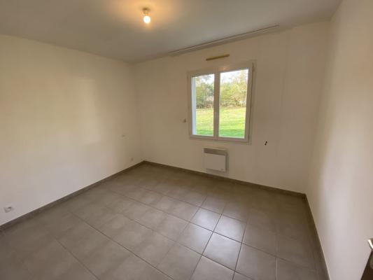 MAISON TYPE T5 DE PLAIN-PIED TRRAIN 2.8 HECTARES