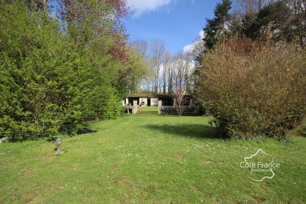 02860     Château de Monthenault . Vallée de l'Aisne