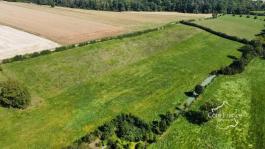 08400 Poche de VOUZIER    Corps de FERME situé en pleine ca