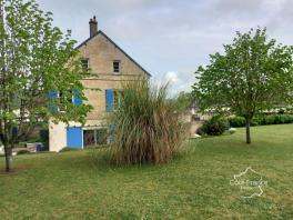 02260 Aisne. Très belle maison en pierre blanche