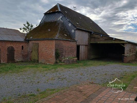 AISNE (02)    ETREAUPONT     ANCIENNE FERME A RENOVER