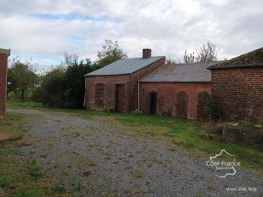 AISNE (02)    ETREAUPONT     ANCIENNE FERME A RENOVER