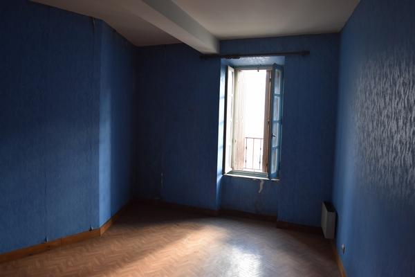 APPARTEMENT + LOCAL  ANCIEN COMMERCE 80 M²  CV ST PONS DE THOMIE