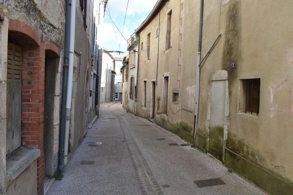 APPARTEMENT + LOCAL  ANCIEN COMMERCE 80 M²  CV ST PONS DE THOMIE