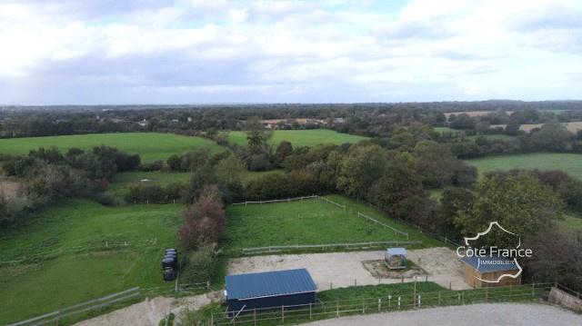 Centre équestre en Normandie sur un domaine composé de 3 gït