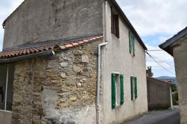 34220, sur les hauteurs,en limite de forêt, Maison d'habitation