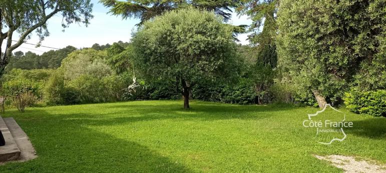 Magnanerie du XVIII è siècle. Quatre chambres, 2700 m2 arbor