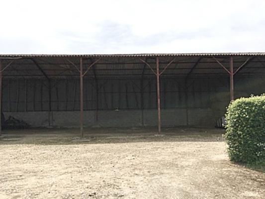 Hangars entre Rochefort et Saintes