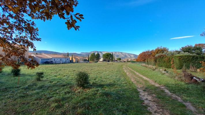 terrain à bâtir à Malaucène avec grand potentiel