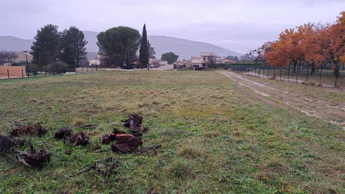 terrain à bâtir à Malaucène avec grand potentiel