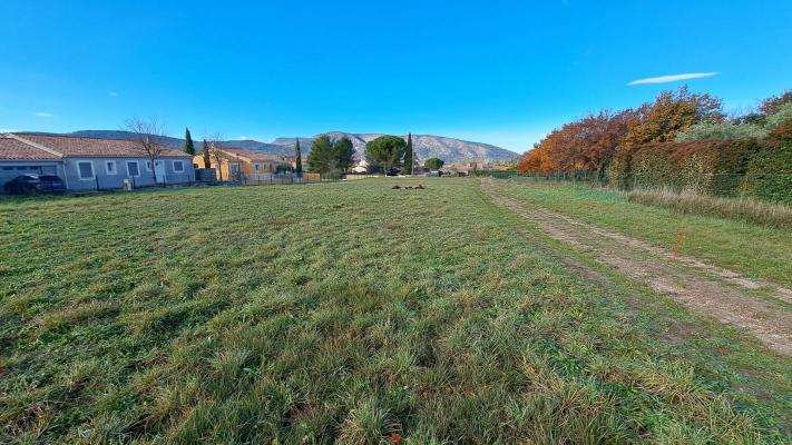 terrain à bâtir à Malaucène avec grand potentiel