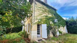 RARE Ensemble immobilier à SAINT TERRE