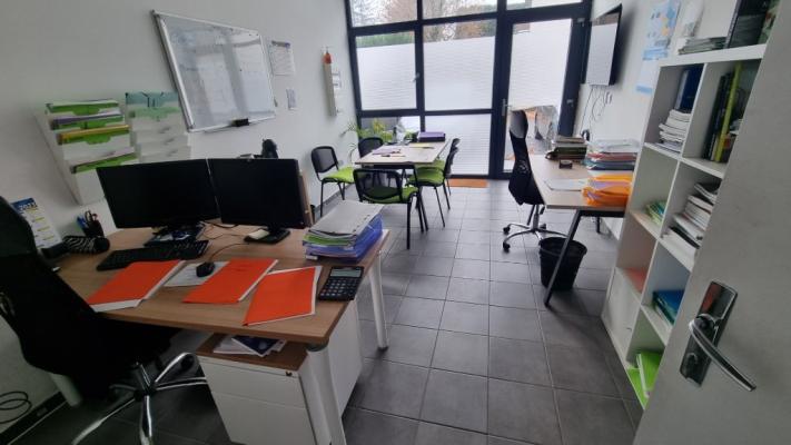 Appartement ou bureau de 22 m² en RDC/ Place de parking