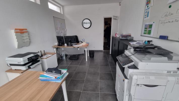 Appartement ou bureau de 38 m² en RDC/ Place de parking