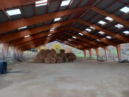 ST ROMAIN EN JAREZ - HANGAR ouvert bois de 1180m² sur 3180m² de terrain