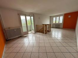 Villeboeuf le haut, duplex de 116 m2 (2 appartements réunis) + caves + garage