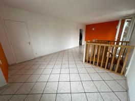 Villeboeuf le haut, duplex de 116 m2 (2 appartements réunis) + caves + garage