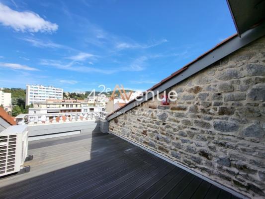 Appartement Duplex avec terrasse tropézienne et garage Saint Etienne