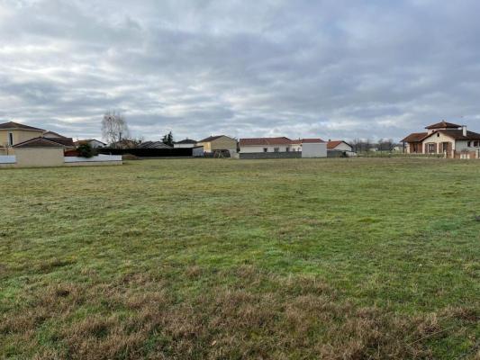 CUZIEU TERRAIN VIABILISE 1174 M² CONSTRUCTION LIBRE