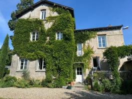 Saint-Priest en Jarez, Magnifique maison de Maitre de 273 m2 sur 2300 m2