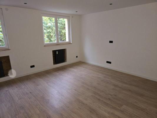 Appartement avec place de parking  Cave Sorbiers