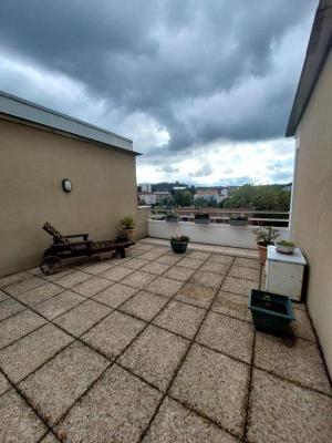 APPARTEMENT T5 AVEC TERRASSE ET GARAGE