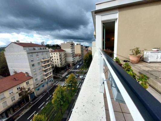 APPARTEMENT T5 AVEC TERRASSE ET GARAGE