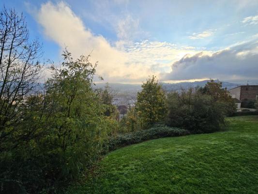 Appartement en duplex T6 avec place de parking et 2 caves