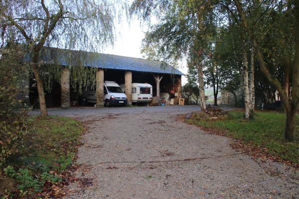 Hangar pour stocker un camping-car proche Craon (Mayenne)