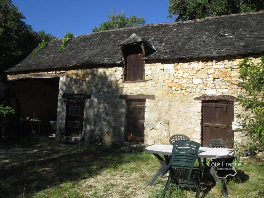 DORDOGNE- COLY- ENSEMBLE IMMOBILIER