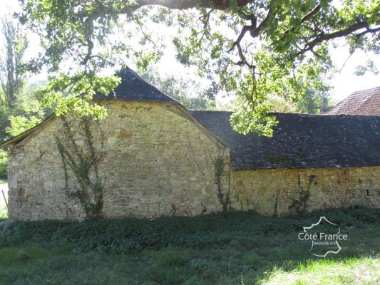 DORDOGNE- COLY- ENSEMBLE IMMOBILIER