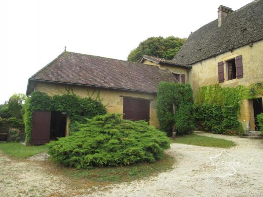 DORDOGNE- MARQUAY- ENSEMBLE IMMOBILIER