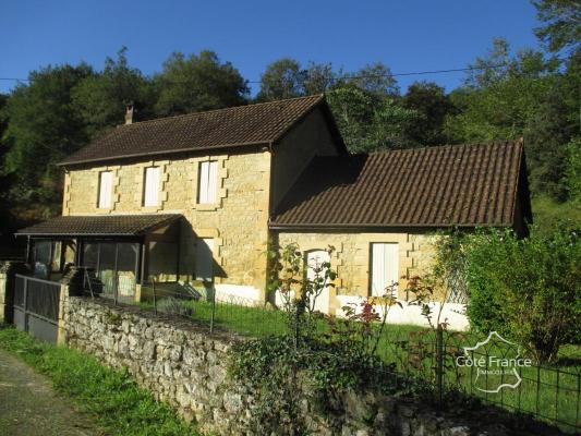 DORDOGNE- MARQUAY-ENSEMBLE IMMOBILIER