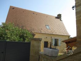 DORDOGNE-SARLAT LA CANEDA:  ENSEMBLE IMMOBILIER DE GITES