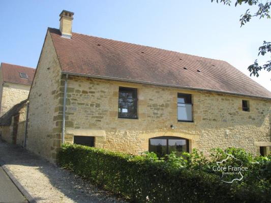 DORDOGNE-SARLAT LA CANEDA:  ENSEMBLE IMMOBILIER DE GITES