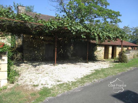 DORDOGNE-SARLAT LA CANEDA:  ENSEMBLE IMMOBILIER DE GITES