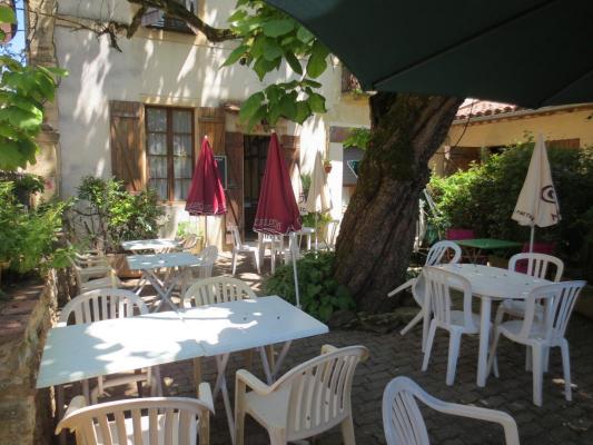 Aignan : Hotel restaurant fonds et murs