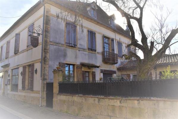 Aignan : Hotel restaurant fonds et murs