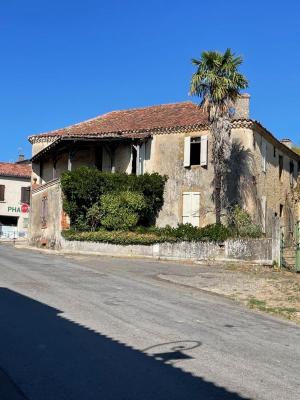 Galiax : Ancienne grange à rénover avec dependances et terres