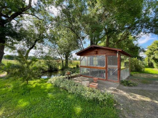 Beaumarches : Maison Ancienne Rénovée avec Grand Terrain Clos