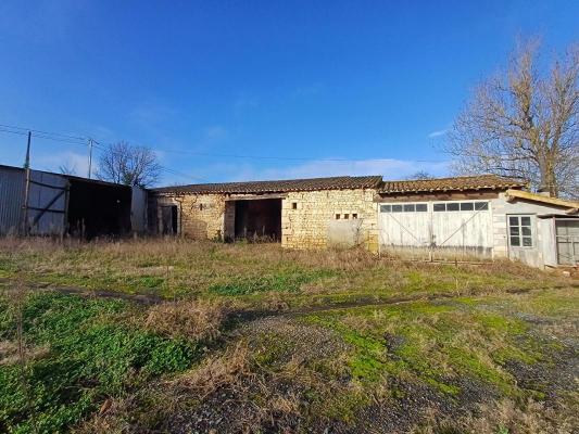 Ancien corps de ferme 140m² hab + 280m² dépendances