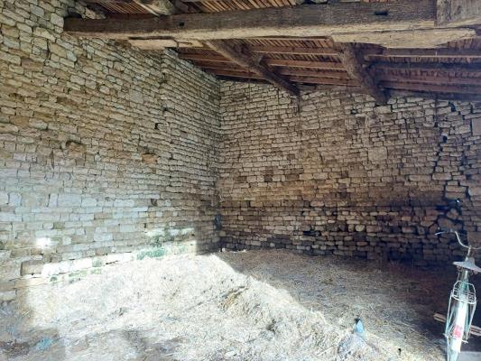 Ancien corps de ferme 140m² hab + 280m² dépendances